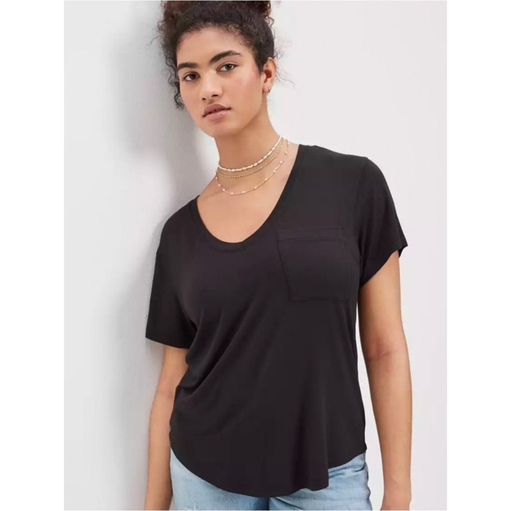 American Eagle Black AE Soft & Sexy V-Neck Pocket Tee XS NWT